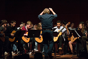 Alan Hirsh conducting